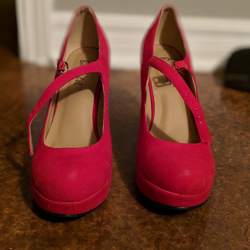 Women's red wedges
